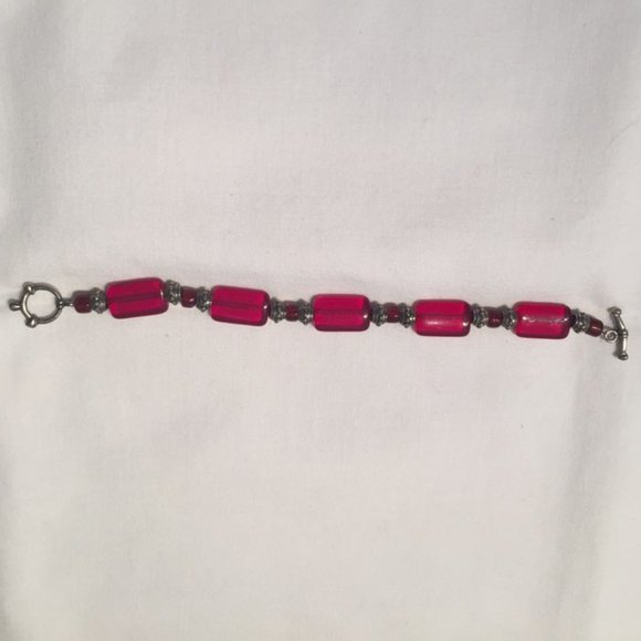 🌟HP🌟Red & Silver Bracelet - Picture 3 of 6